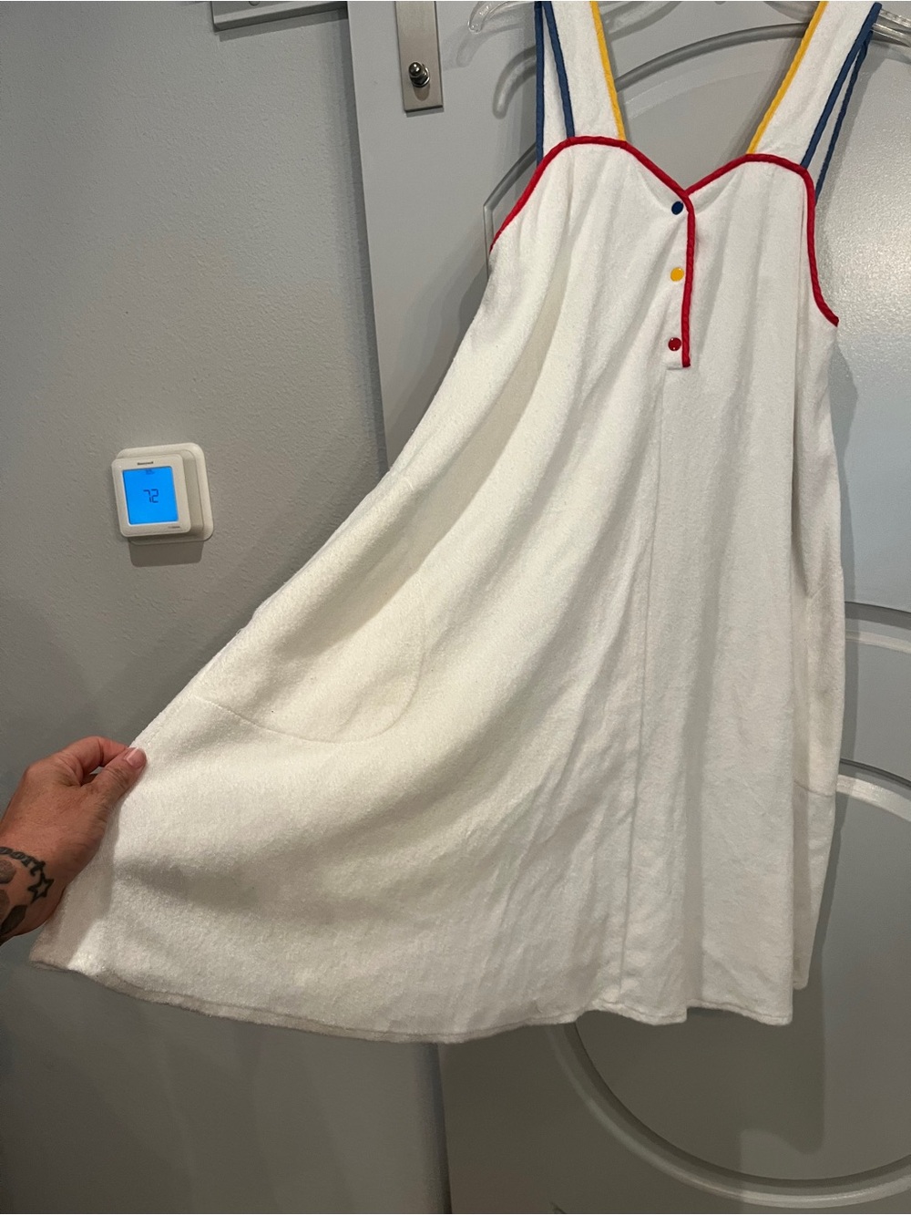 Vintage white terrycloth Sundress with Color-Trim Straps and snap buttons. Cute! - Picture 6 of 9